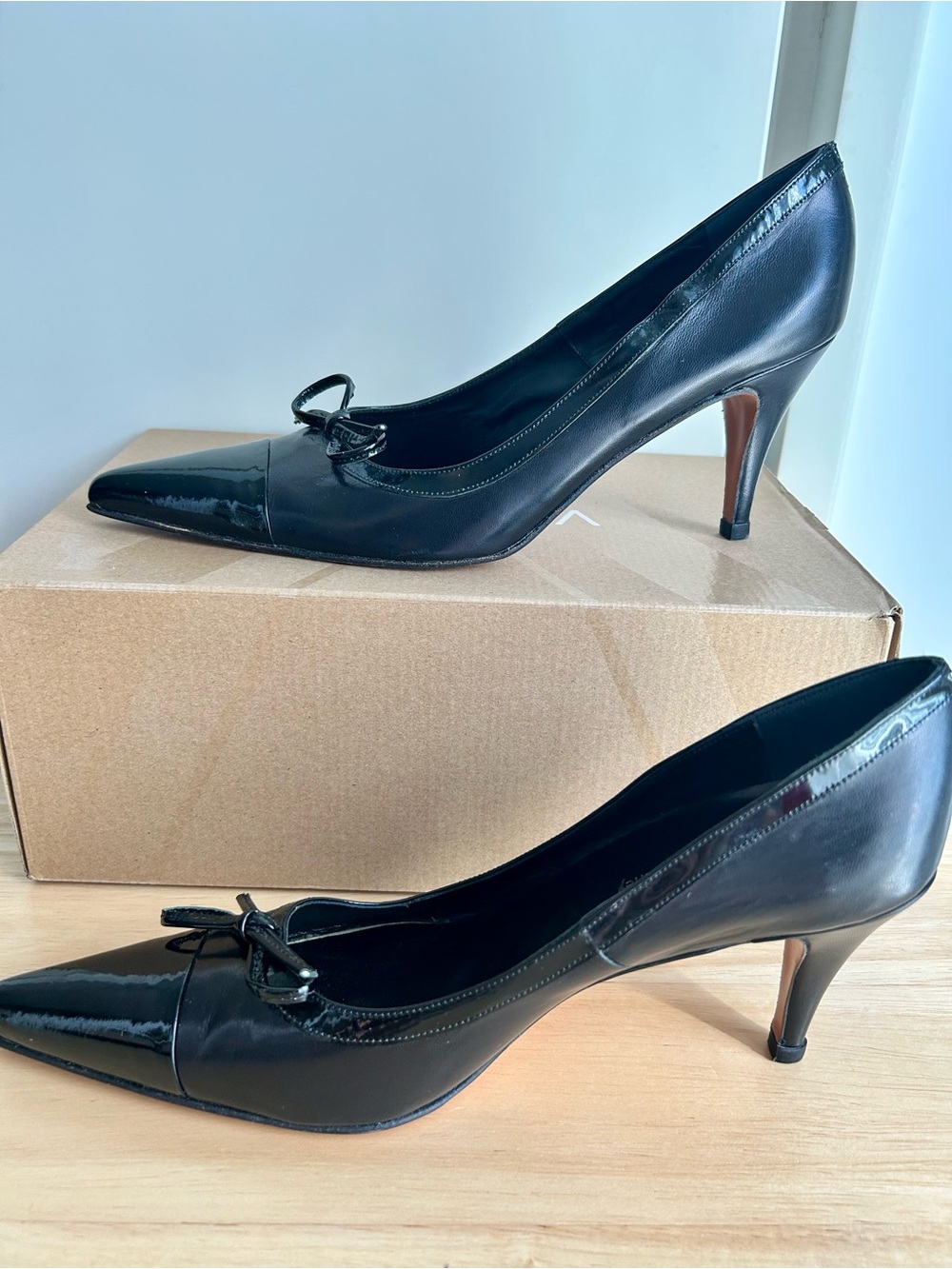 Gary Castles Black Leather Pointed Toe Heels with Patent Leather Detail